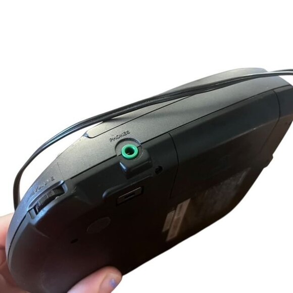 Vintage Aiwa XP-520 Portable Compact Disc Player - Picture 5 of 6